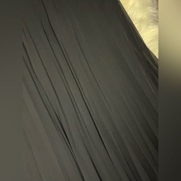 INC International Concepts Petite black pleated long skirt sz 2 Petite - Picture 3 of 5